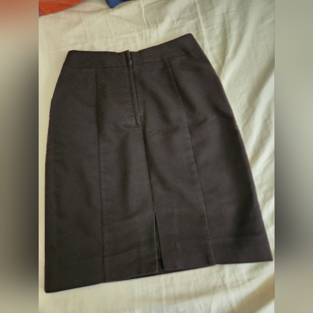 A Lot of 3 Skirts Ann Taylor and H&M - Picture 3 of 13